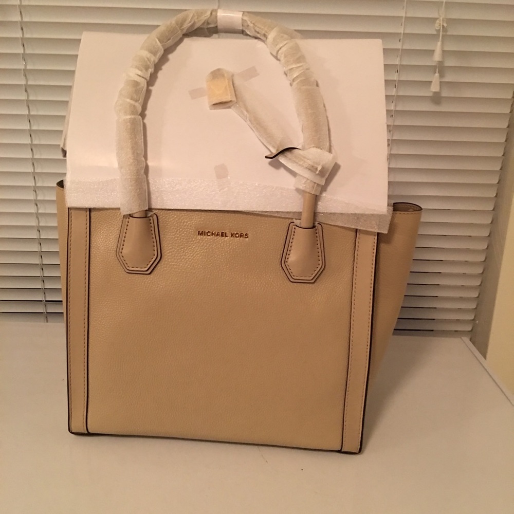 Michael Kors - Last one! - Picture 2 of 7